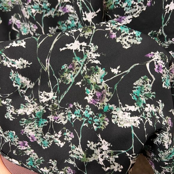 Simply Vera Wang Floral Sleeveless Blouse M Ruffle Collar V Neck Lightweight - Picture 8 of 8